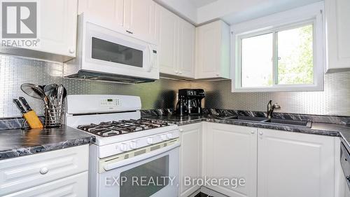 22 Silversands Crescent, Wasaga Beach, ON - Indoor Photo Showing Kitchen With Double Sink