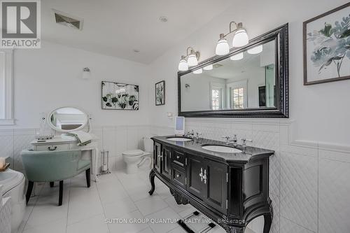 22 Arkendo Drive, Oakville, ON - Indoor Photo Showing Bathroom