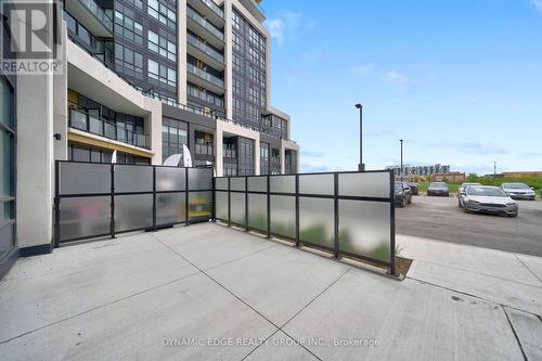 102 - 405 Dundas Street W, Oakville, ON - Outdoor