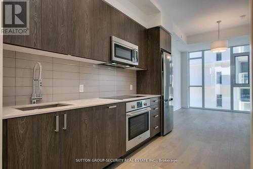 414 - 293 The Kingsway, Toronto, ON - Indoor Photo Showing Kitchen With Upgraded Kitchen