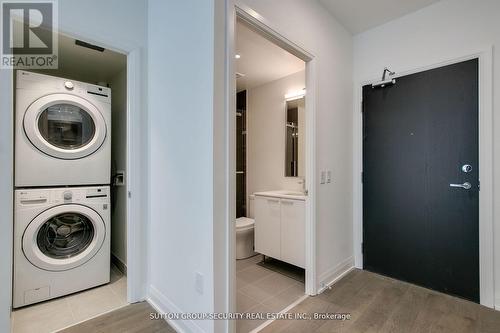 414 - 293 The Kingsway, Toronto, ON - Indoor Photo Showing Laundry Room