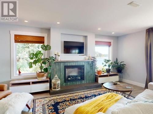 4129 Highway 101, Powell River, BC - Indoor Photo Showing Living Room With Fireplace