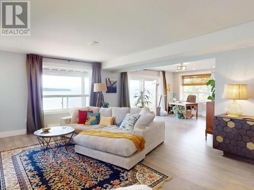 4129 Highway 101, Powell River, BC - Indoor Photo Showing Living Room With Fireplace