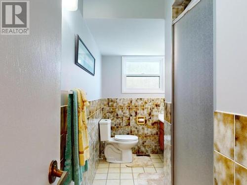 4129 Highway 101, Powell River, BC - Indoor Photo Showing Bathroom