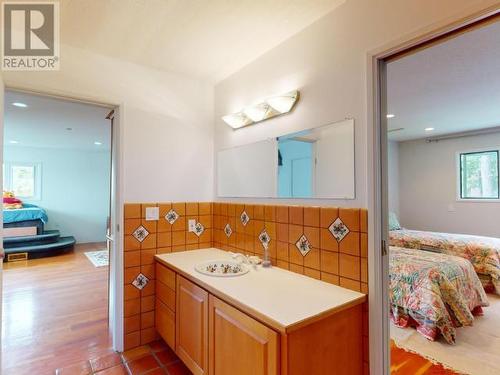 4129 Highway 101, Powell River, BC - Indoor Photo Showing Bathroom