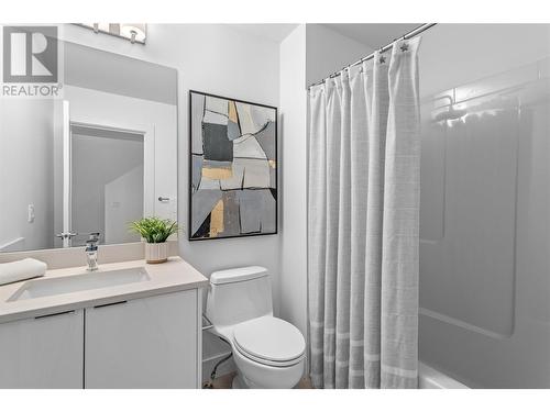 1455 Cara Glen Court Unit# 113, Kelowna, BC - Indoor Photo Showing Bathroom