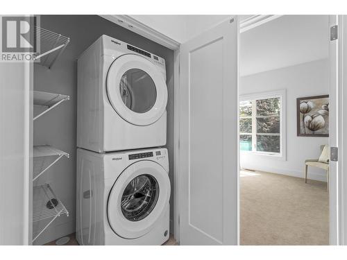 1455 Cara Glen Court Unit# 113, Kelowna, BC - Indoor Photo Showing Laundry Room