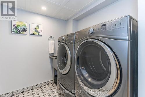 20 Cloverhill Crescent, Innisfil, ON - Indoor Photo Showing Laundry Room
