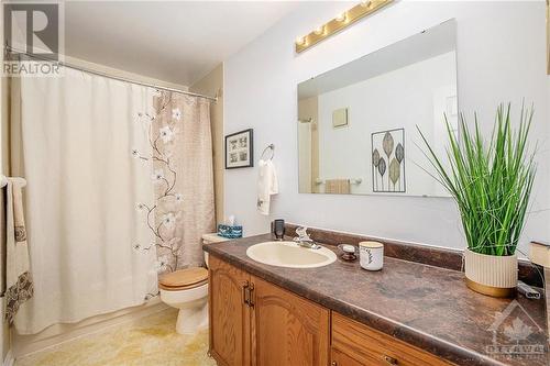 501 Stratas Court, Kanata, ON - Indoor Photo Showing Bathroom
