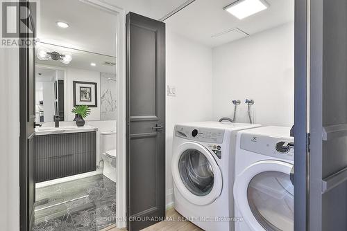 1106 - 7440 Bathurst Street, Vaughan, ON - Indoor Photo Showing Laundry Room