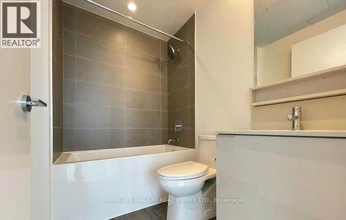 507 - 950 Portage Parkway, Vaughan, ON - Indoor Photo Showing Bathroom
