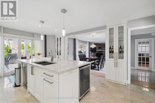 1519 Ballantrae Drive, Mississauga, ON - Indoor Photo Showing Kitchen With Double Sink