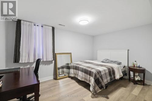1519 Ballantrae Drive, Mississauga, ON - Indoor Photo Showing Bedroom