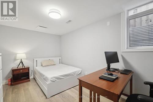 1519 Ballantrae Drive, Mississauga, ON - Indoor Photo Showing Bedroom