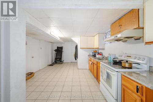 7300 Vernor Drive, Mississauga, ON - Indoor Photo Showing Kitchen