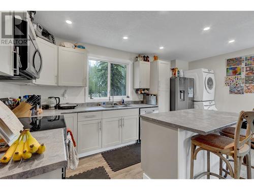 6429 W Highway 16, Prince George, BC - Indoor Photo Showing Kitchen With Double Sink