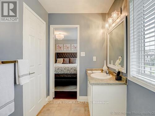 5 Donlevy Crescent, Whitby, ON - Indoor Photo Showing Bathroom