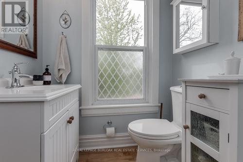 2411 Lakeshore Road, Burlington (Brant), ON - Indoor Photo Showing Bathroom