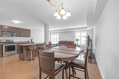 33 Charleswood Avenue, Hamilton, ON - Indoor Photo Showing Dining Room
