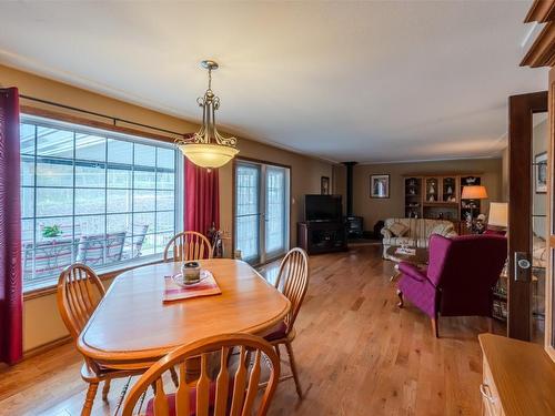 7811 97 Highway, Oliver, BC - Indoor Photo Showing Dining Room