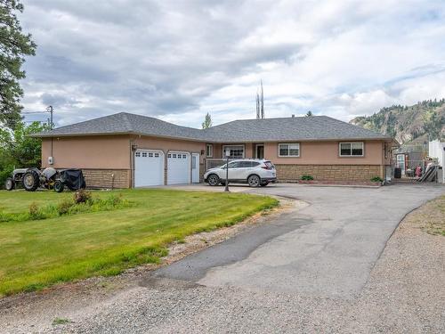 7811 97 Highway, Oliver, BC - Outdoor