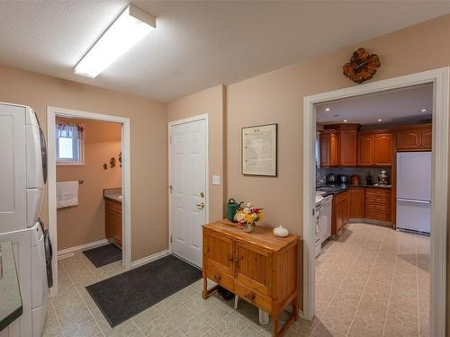 7811 97 Highway, Oliver, BC - Indoor Photo Showing Other Room