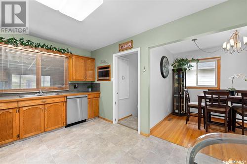 1137 13Th Avenue Nw, Moose Jaw, SK - Indoor Photo Showing Kitchen With Double Sink