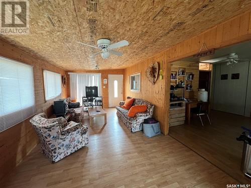 108 4Th Street, Etters Beach, SK - Indoor Photo Showing Living Room