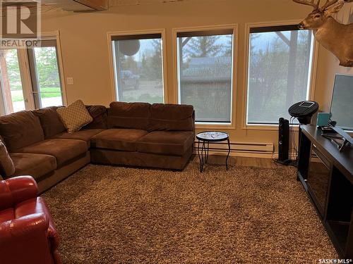 104 Sunridge Road, Pebble Baye, SK - Indoor Photo Showing Living Room