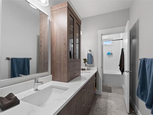 6970 Tillicum Road, Vernon, BC - Indoor Photo Showing Bathroom