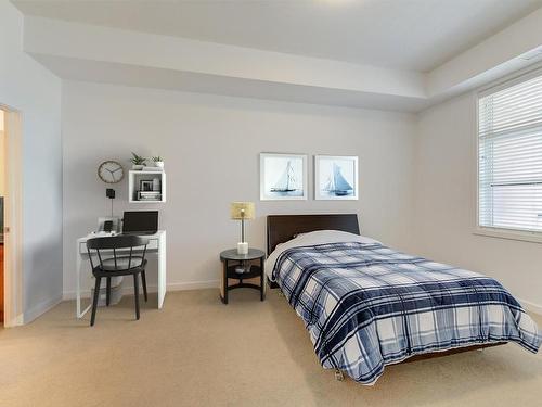 414-1331 Ellis Street, Kelowna, BC - Indoor Photo Showing Bedroom