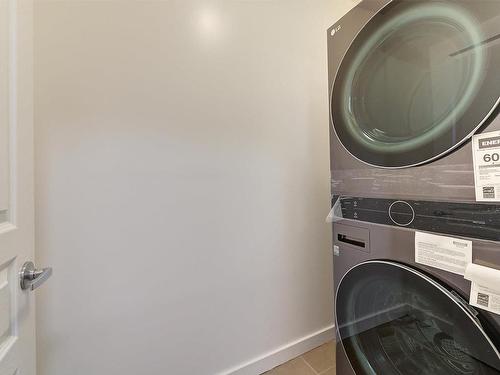 414-1331 Ellis Street, Kelowna, BC - Indoor Photo Showing Laundry Room