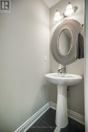 980 Clark Boulevard, Milton, ON - Indoor Photo Showing Bathroom