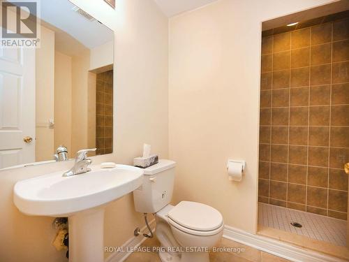 3843 Bloomington Crescent, Mississauga, ON - Indoor Photo Showing Bathroom