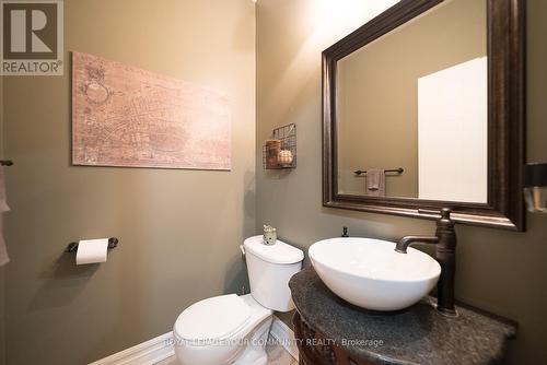 42 Hansford Drive, Brantford, ON - Indoor Photo Showing Bathroom