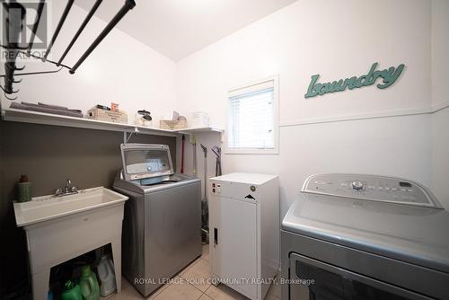 42 Hansford Drive, Brantford, ON - Indoor Photo Showing Laundry Room