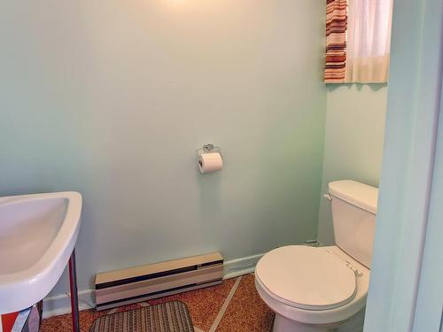 Powder room - 206 Rue Filion, Laval (Sainte-Rose), QC - Indoor Photo Showing Bathroom