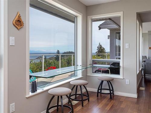 3998 Gulfview Dr, Nanaimo, BC - Indoor Photo Showing Other Room