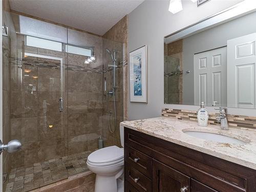 3998 Gulfview Dr, Nanaimo, BC - Indoor Photo Showing Bathroom