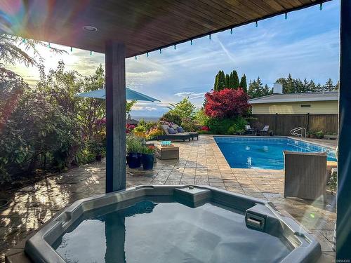3748 Meares Dr, Port Alberni, BC - Outdoor With In Ground Pool With Deck Patio Veranda