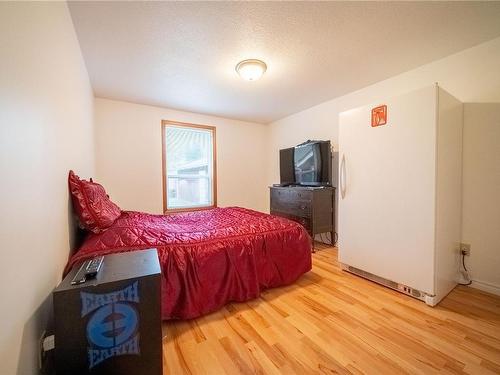 375 Neill St, Tofino, BC - Indoor Photo Showing Bedroom