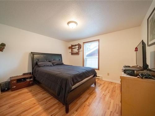 375 Neill St, Tofino, BC - Indoor Photo Showing Bedroom