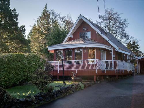 375 Neill St, Tofino, BC - Outdoor With Deck Patio Veranda