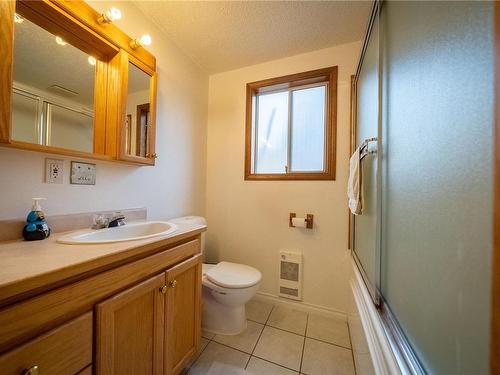 375 Neill St, Tofino, BC - Indoor Photo Showing Bathroom