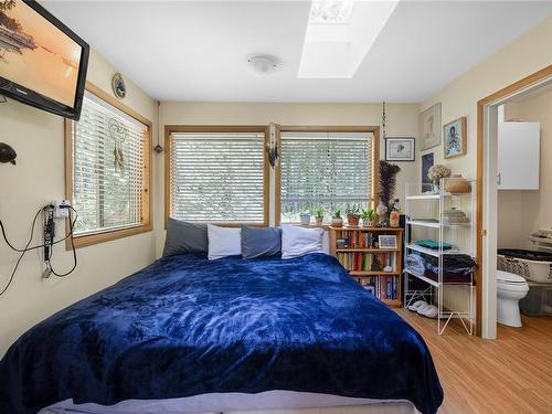 2100 Parkway Pl, Errington, BC - Indoor Photo Showing Bedroom