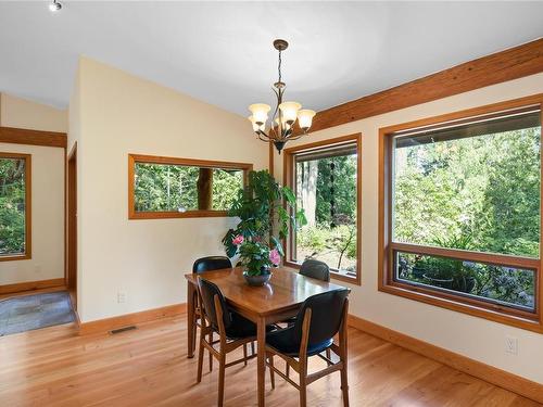 2100 Parkway Pl, Errington, BC - Indoor Photo Showing Dining Room