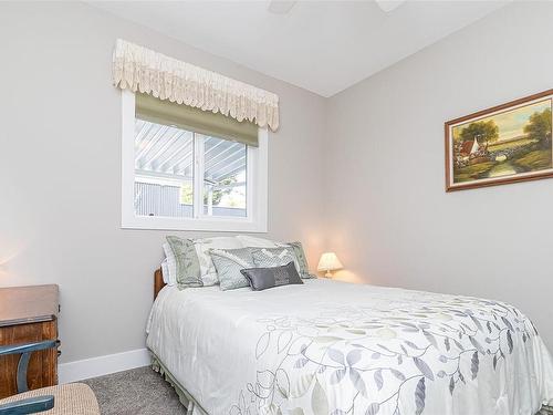 9918 Victoria Rd, Chemainus, BC - Indoor Photo Showing Bedroom