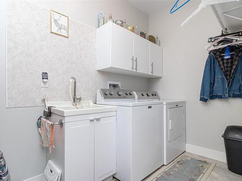 9918 Victoria Rd, Chemainus, BC - Indoor Photo Showing Laundry Room