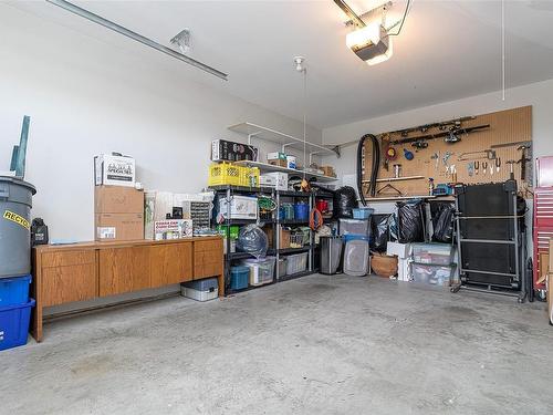 9918 Victoria Rd, Chemainus, BC - Indoor Photo Showing Garage