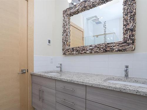 403-2130 Sooke Rd, Colwood, BC - Indoor Photo Showing Bathroom